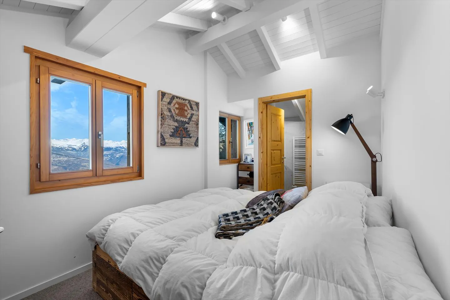 Charmantes Chalet mit Panoramablick und direktem Zugang zu den Pisten - Foto 9 von 13