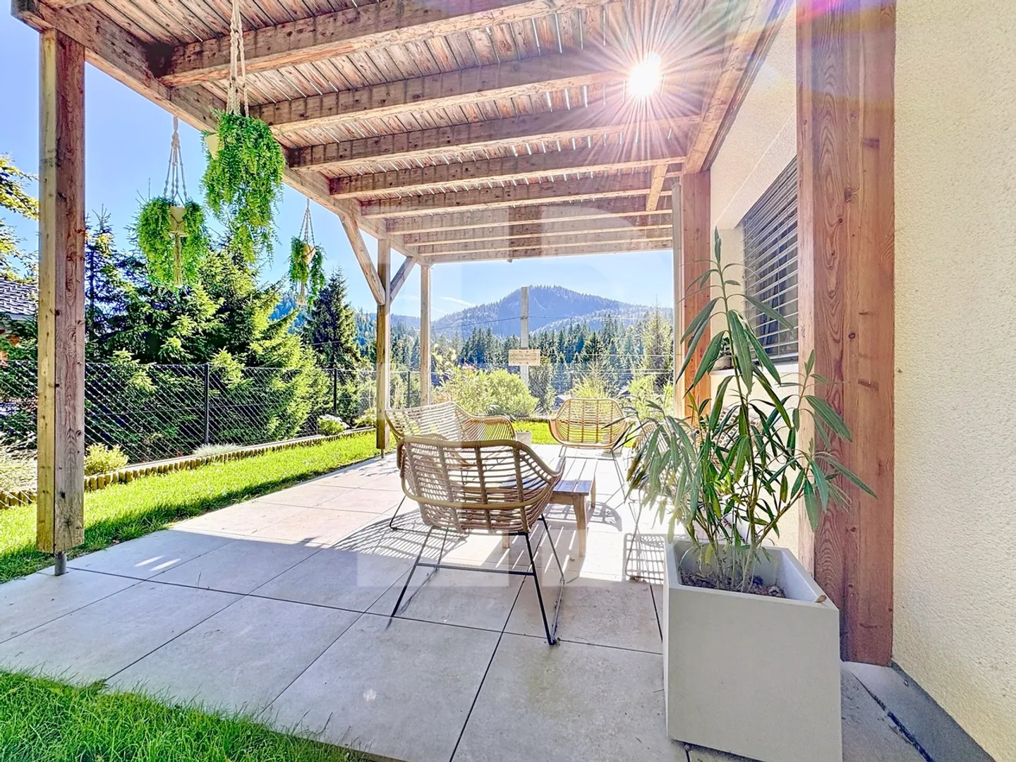 Magnifiziertes Chalet mit Aussicht, 3 Schlafzimmern und ausgebautem Dachboden - Photo 8 sur 8