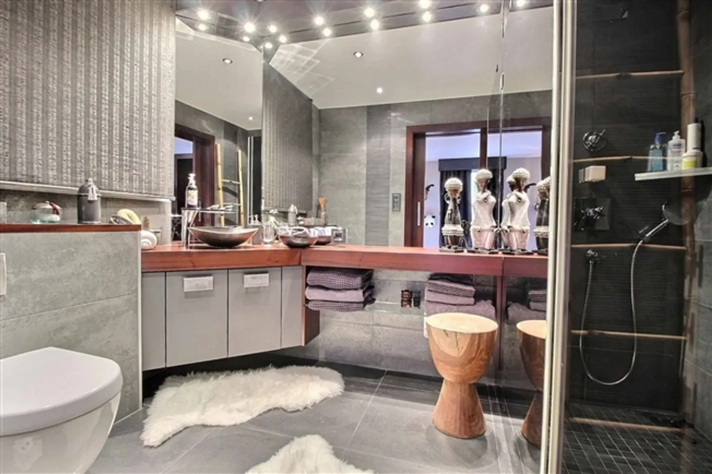 Magnifique duplex penthouse avec vue imprenable sur le lac - Photo 10 sur 13