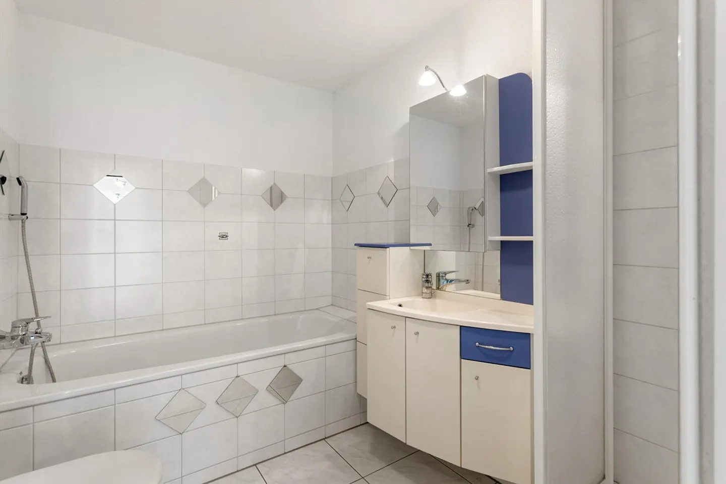 Privacy, plenty of outdoor space and a beautiful view - your ... - Photo 8 of 9