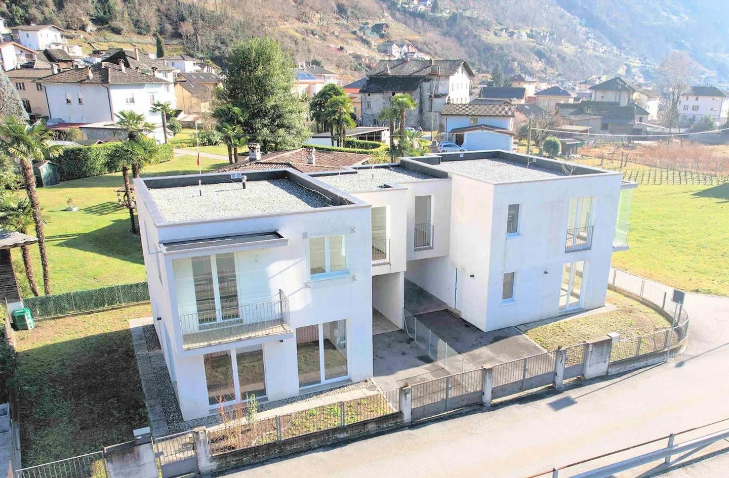 Villa moderne dans un emplacement confortable et stratégique - Photo 2 sur 20