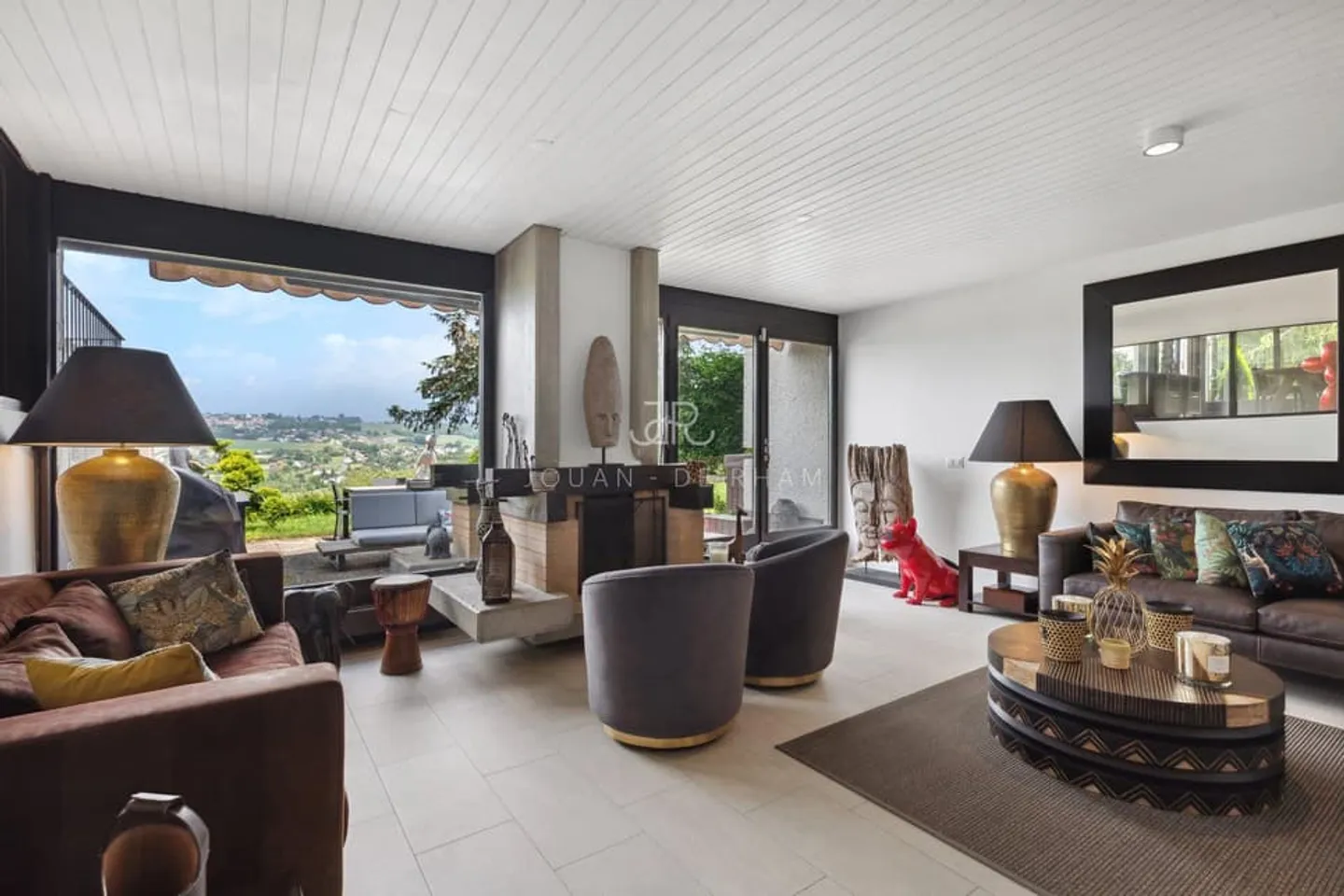 AVULLY: Magnificent renovated house with a view - Photo 4 of 11
