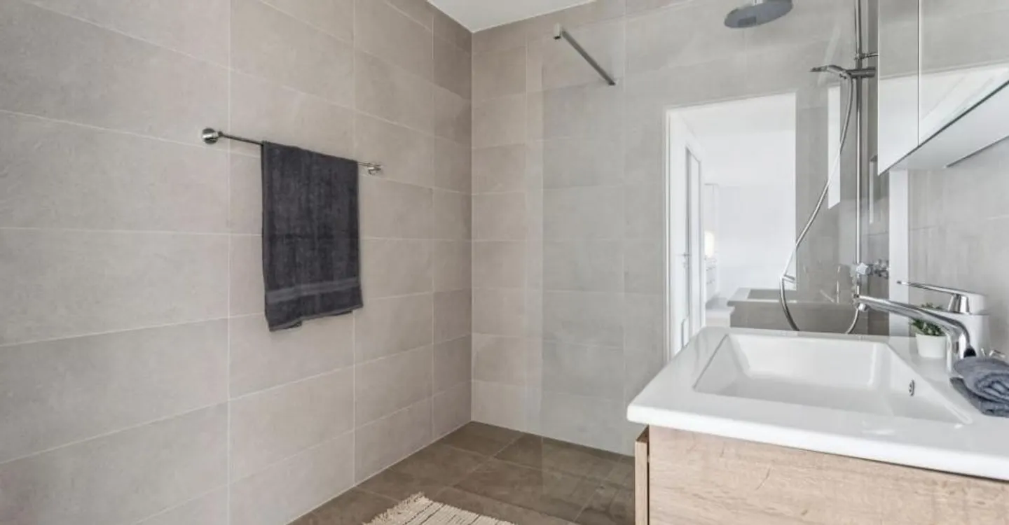 Appartement moderne avec vue alpine - Photo 6 sur 7