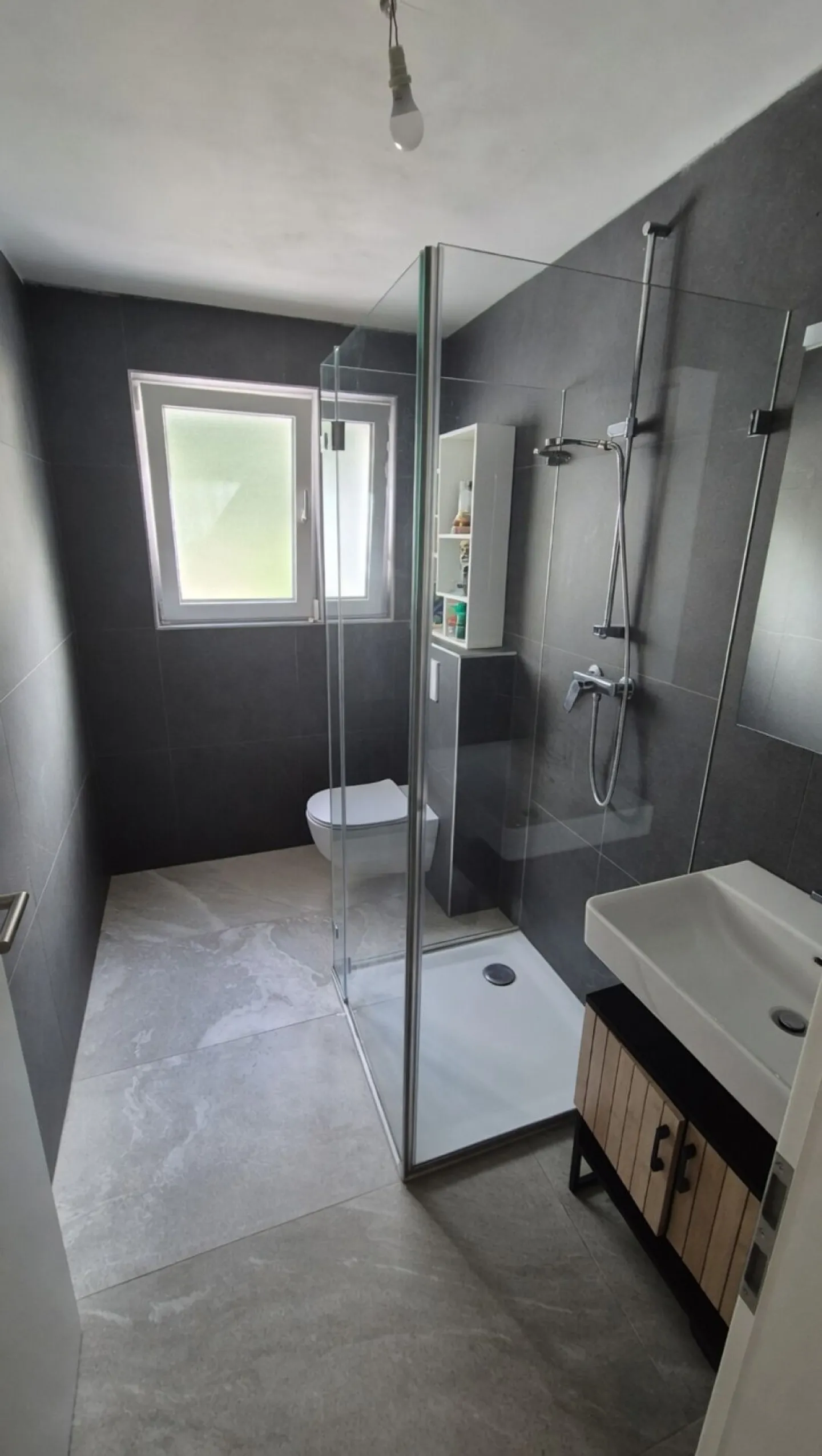 Gebäude mit 3 Wohnungen (2 Zwei-Zimmer-Wohnungen und 1 4,5-Zimmer-Wohnung) - Foto 18 von 23