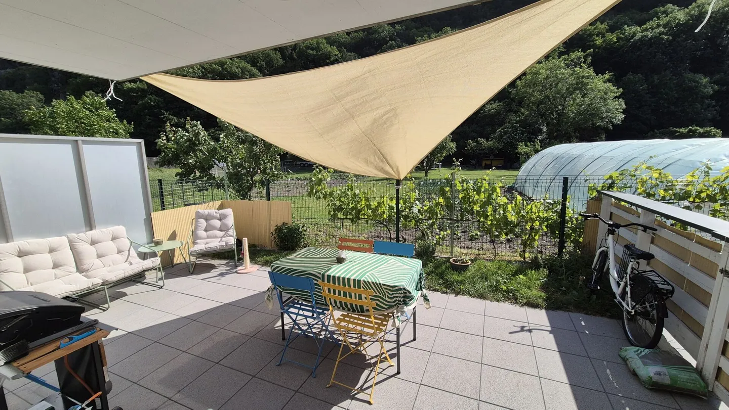 Gebäude mit 3 Wohnungen (2 Zwei-Zimmer-Wohnungen und 1 4,5-Zimmer-Wohnung) - Foto 19 von 23