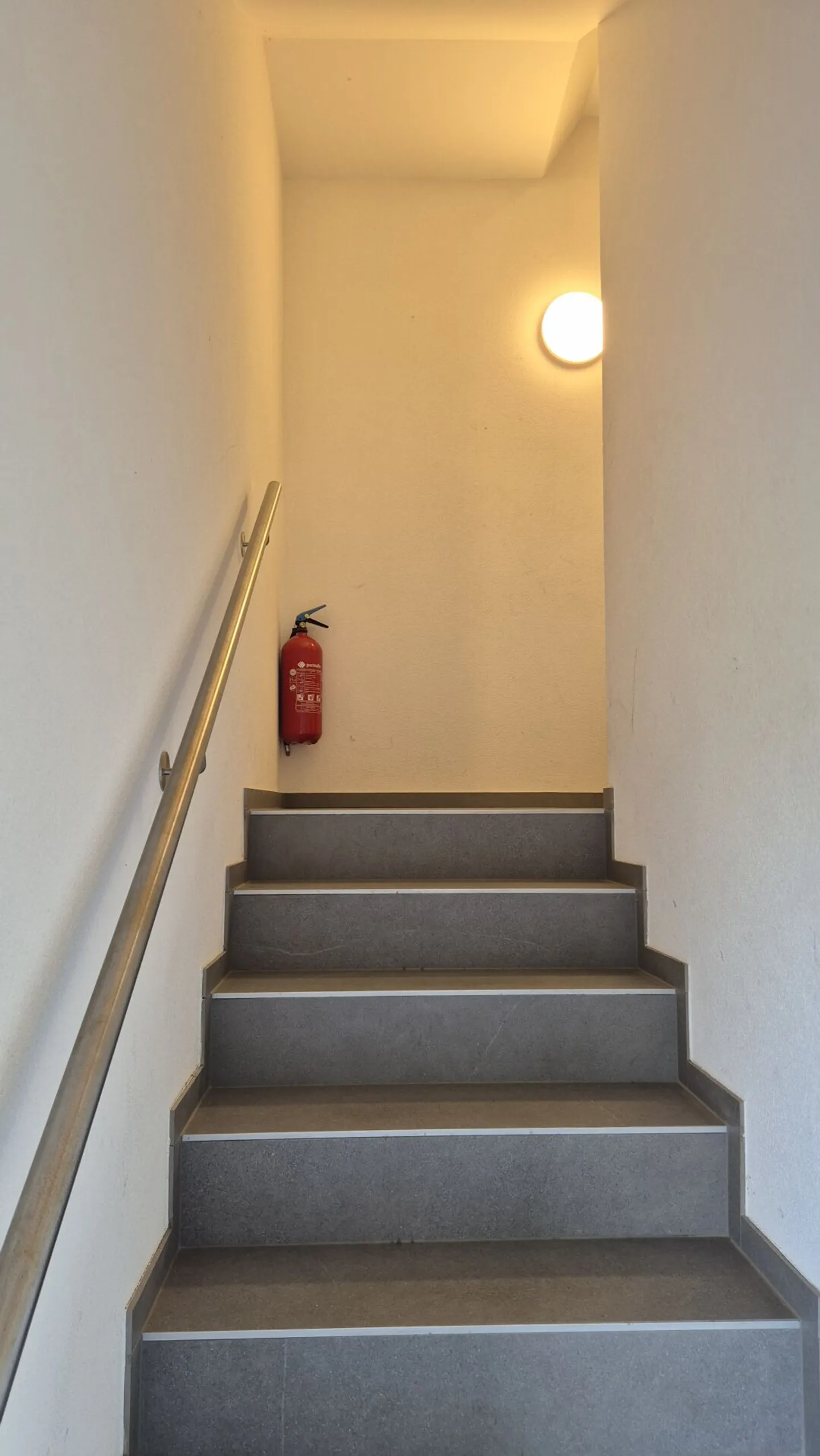 Gebäude mit 3 Wohnungen (2 Zwei-Zimmer-Wohnungen und 1 4,5-Zimmer-Wohnung) - Foto 22 von 23