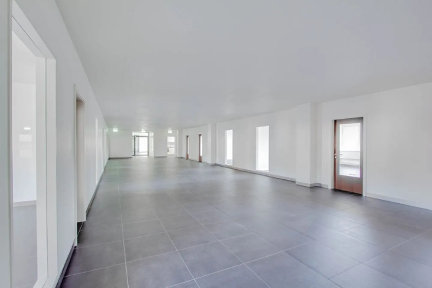 Your fully developed new office or practice location in the up-and-coming Spreitenbach - Photo 6 of 13