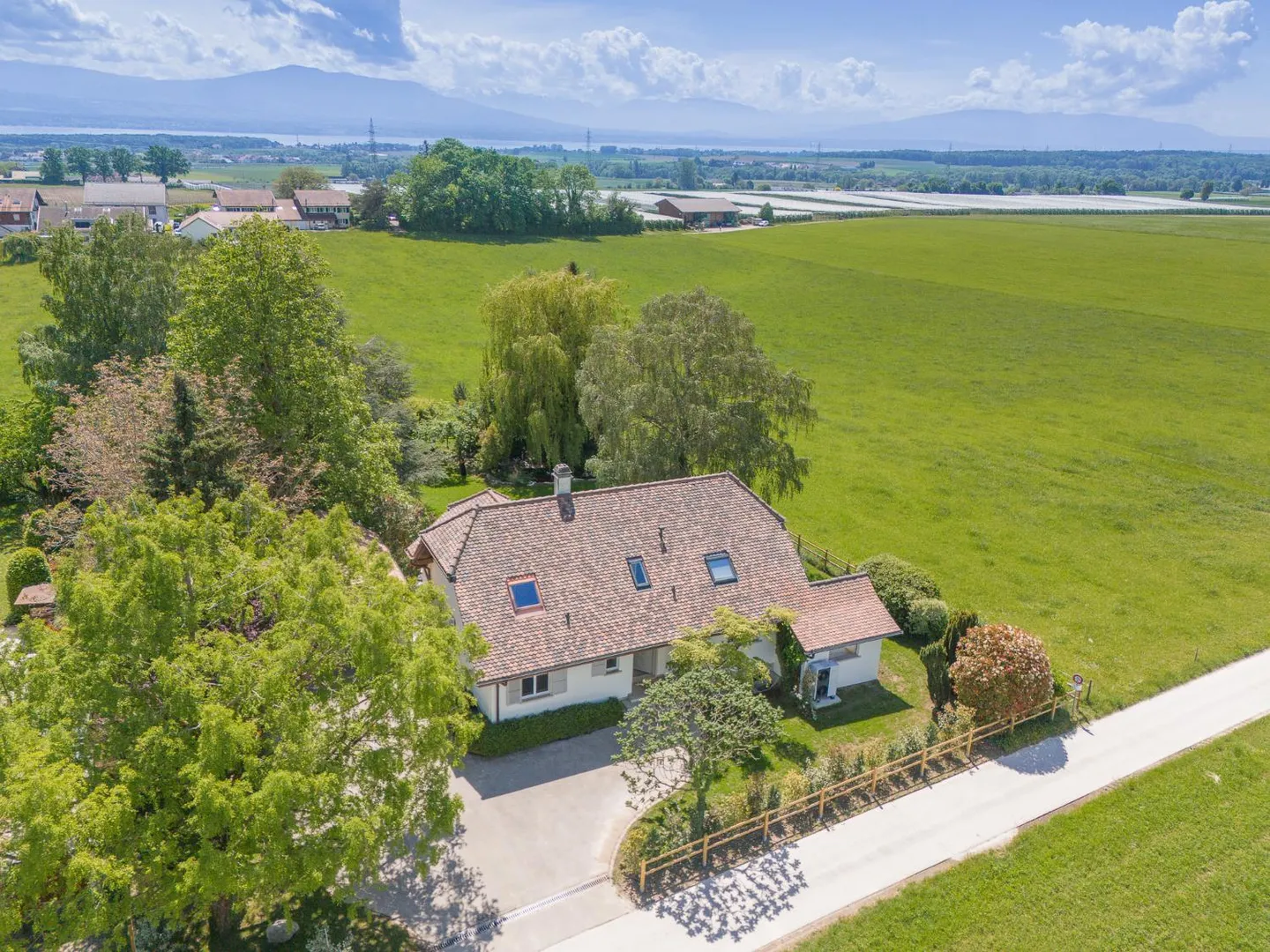 Beeindruckende Villa mit Bergblick - Foto 1 von 13
