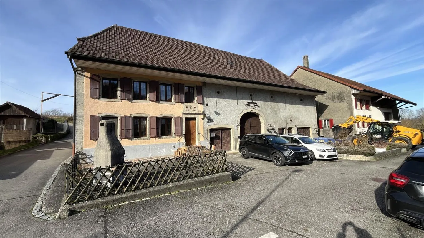 Bella fattoria con permesso di costruzione per 5 appartamenti. - Foto 1 di 13