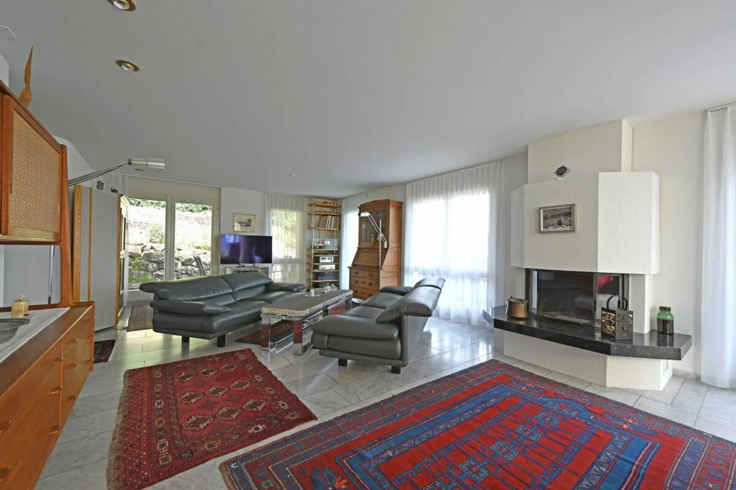 Spacious single-family home with garden in a popular residential area - Photo 5 of 16