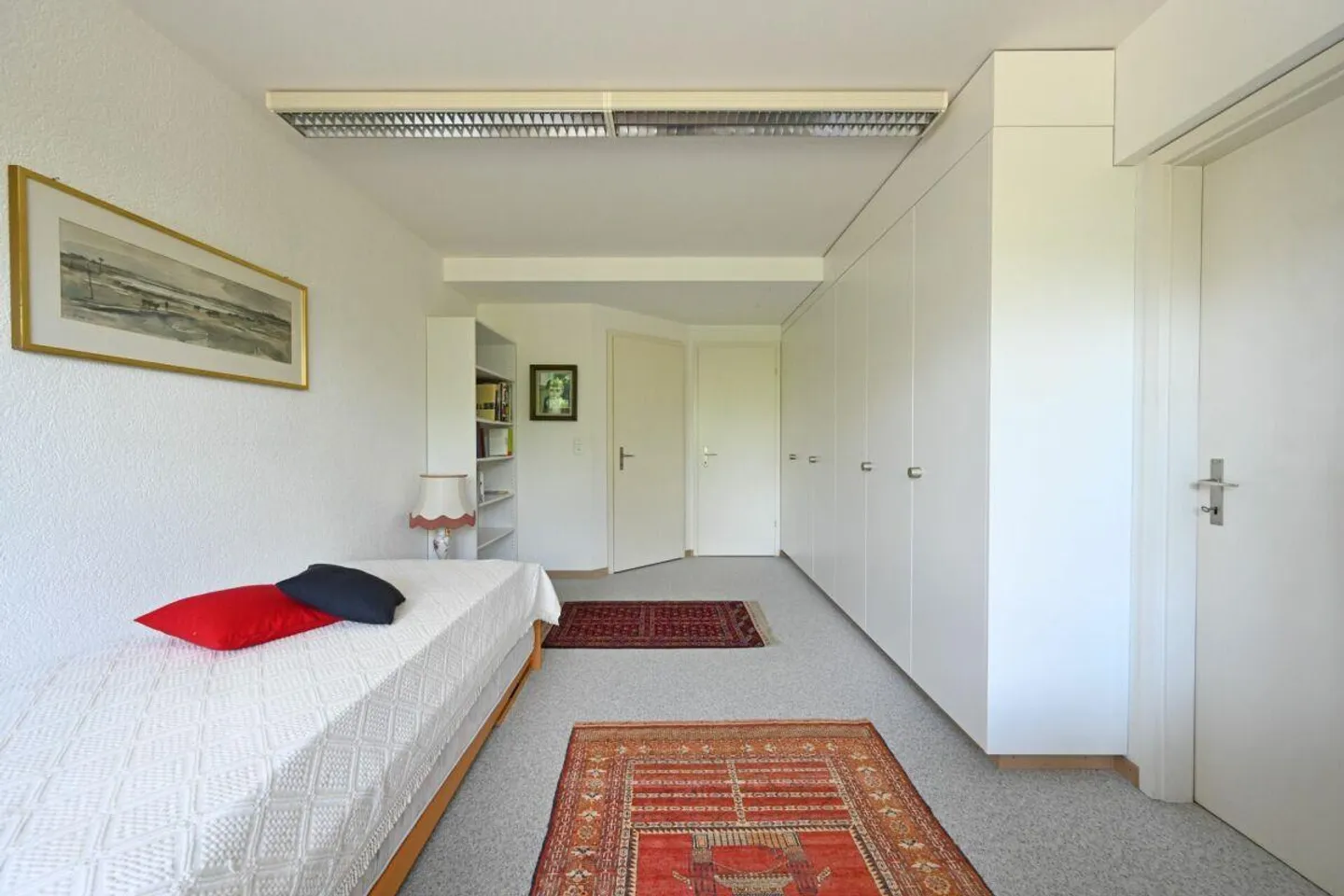 Spacious single-family home with garden in a popular residential area - Photo 12 of 16