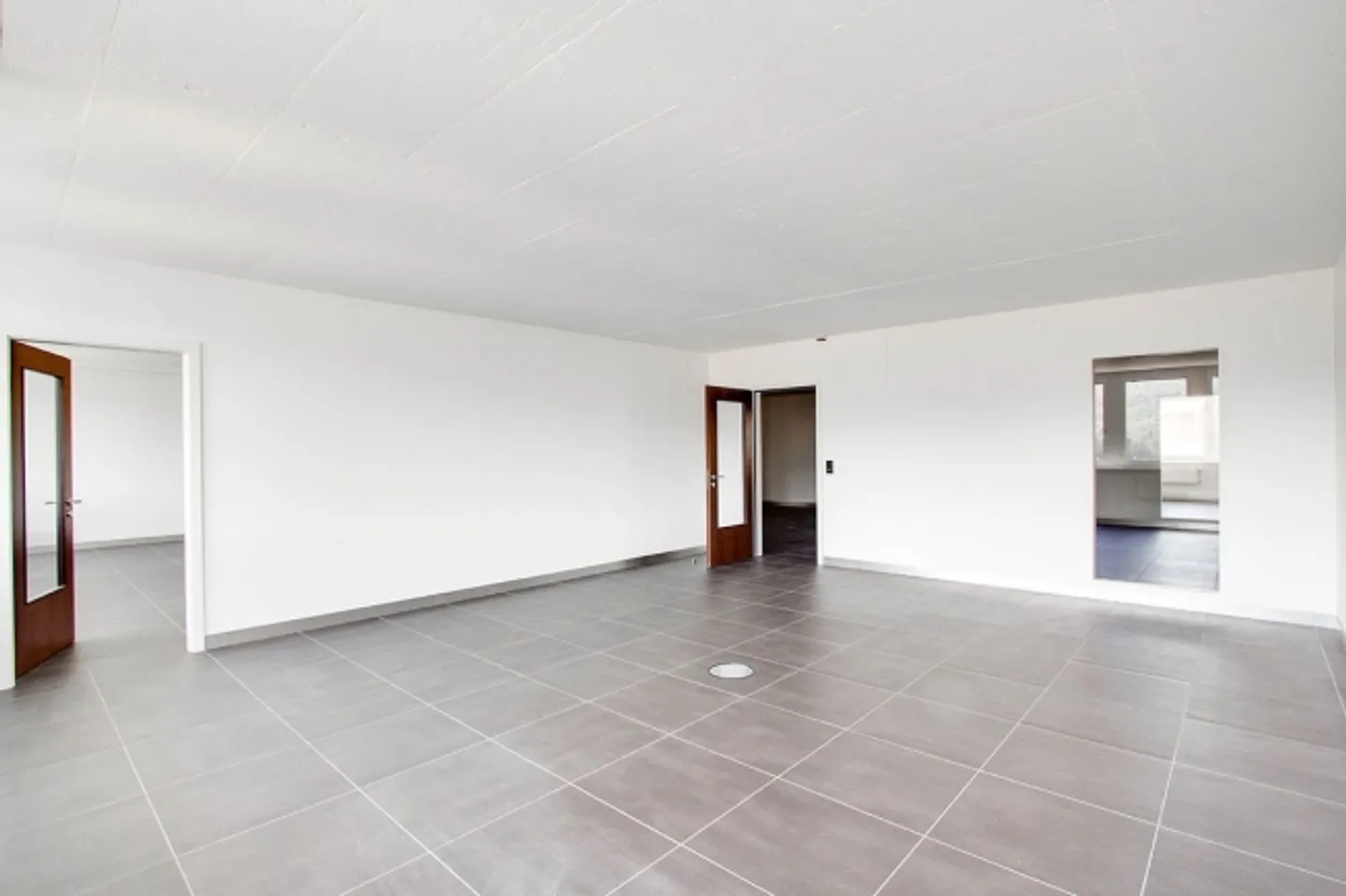 Your fully developed new office or practice location in the up-and-coming Spreitenbach - Photo 9 of 13