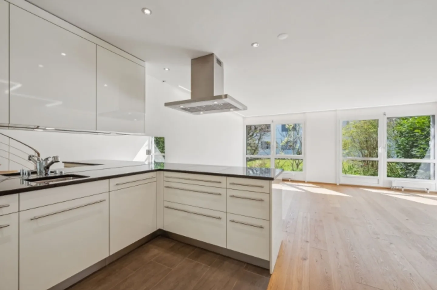 Charmante maisonette de 3,5 pièces avec terrasse privée - Photo 6 sur 13