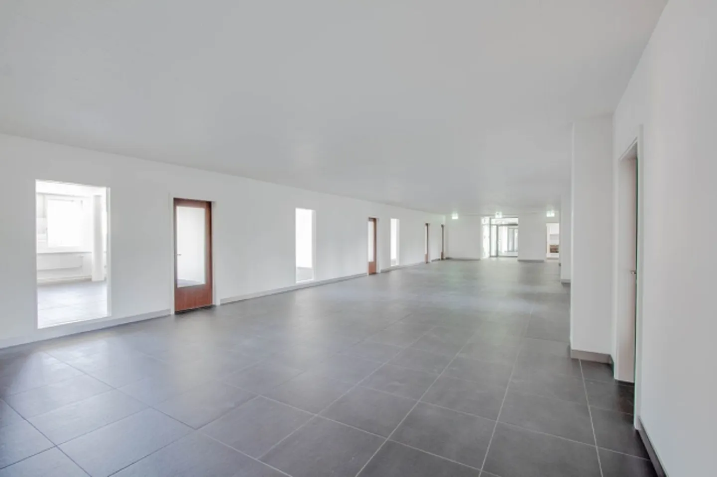 Your fully developed new office or practice location in the up-and-coming Spreitenbach - Photo 12 of 13