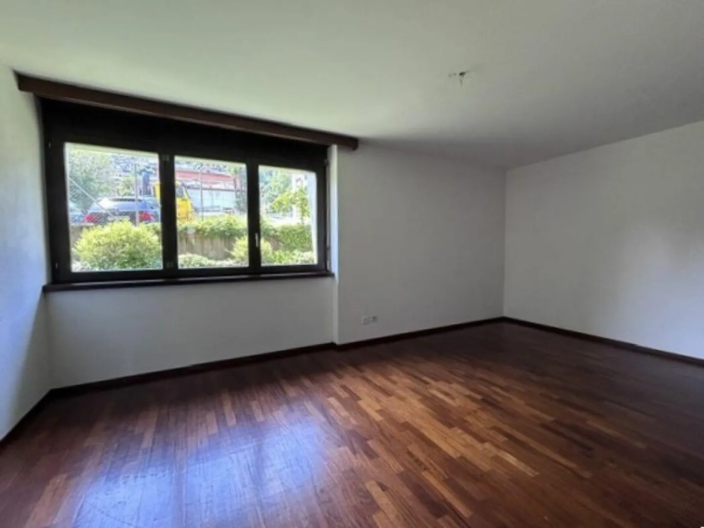 APPARTEMENT 2.5 PIÈCES DE 80mq AVEC UN AGRÉABLE ESPACE EXTÉRIEUR (JARDIN... - Photo 8 sur 17