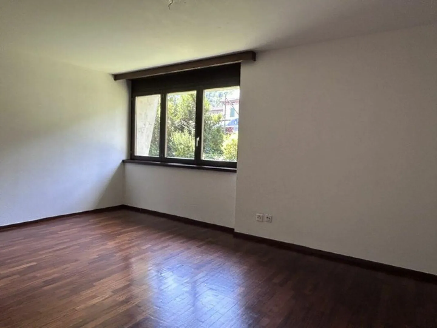 APPARTEMENT 2.5 PIÈCES DE 80mq AVEC UN AGRÉABLE ESPACE EXTÉRIEUR (JARDIN... - Photo 9 sur 17