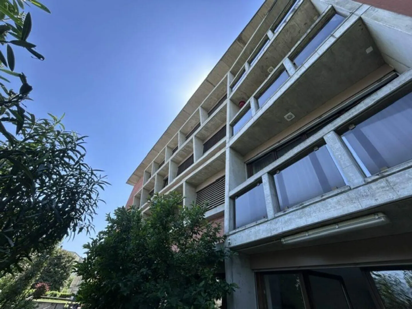 APPARTEMENT 2.5 PIÈCES DE 80mq AVEC UN AGRÉABLE ESPACE EXTÉRIEUR (JARDIN... - Photo 17 sur 17