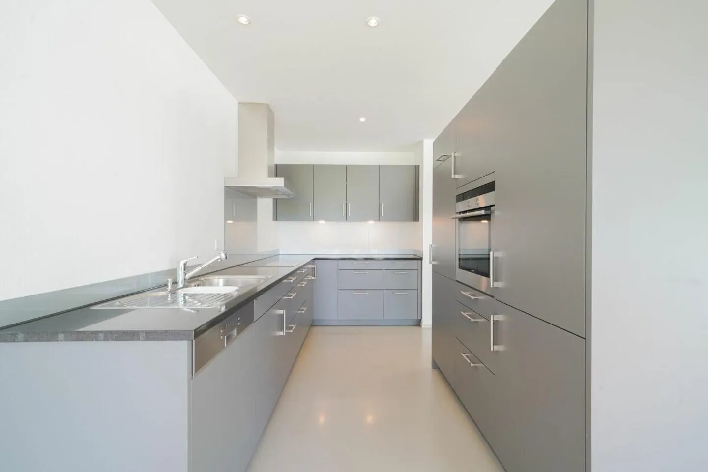 Modernes Apartment mit Bergblick - Foto 2 von 7