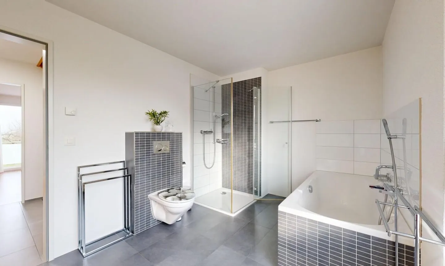 Einfamilienhaus mit privatem Garten - Foto 7 von 11