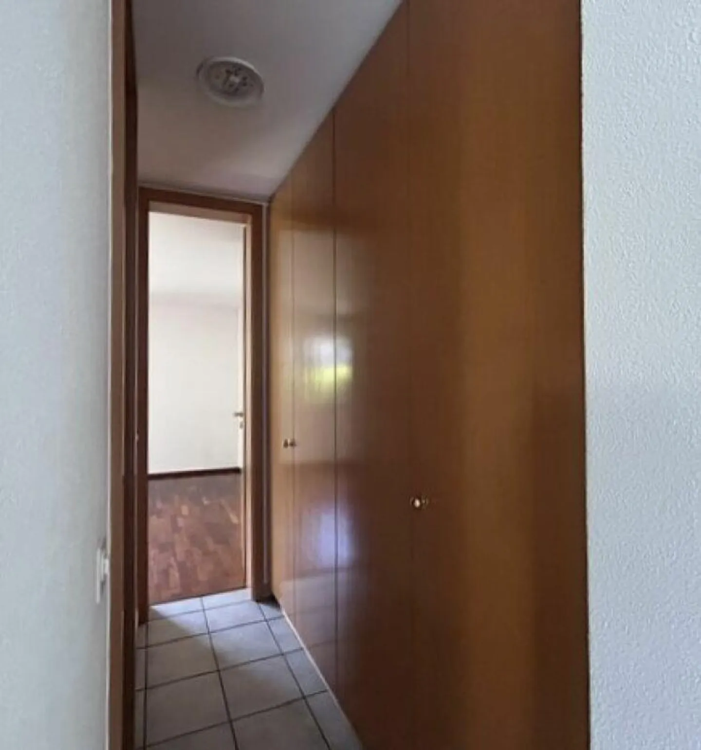 APPARTEMENT 2.5 PIÈCES DE 80mq AVEC UN AGRÉABLE ESPACE EXTÉRIEUR (JARDIN... - Photo 7 sur 17