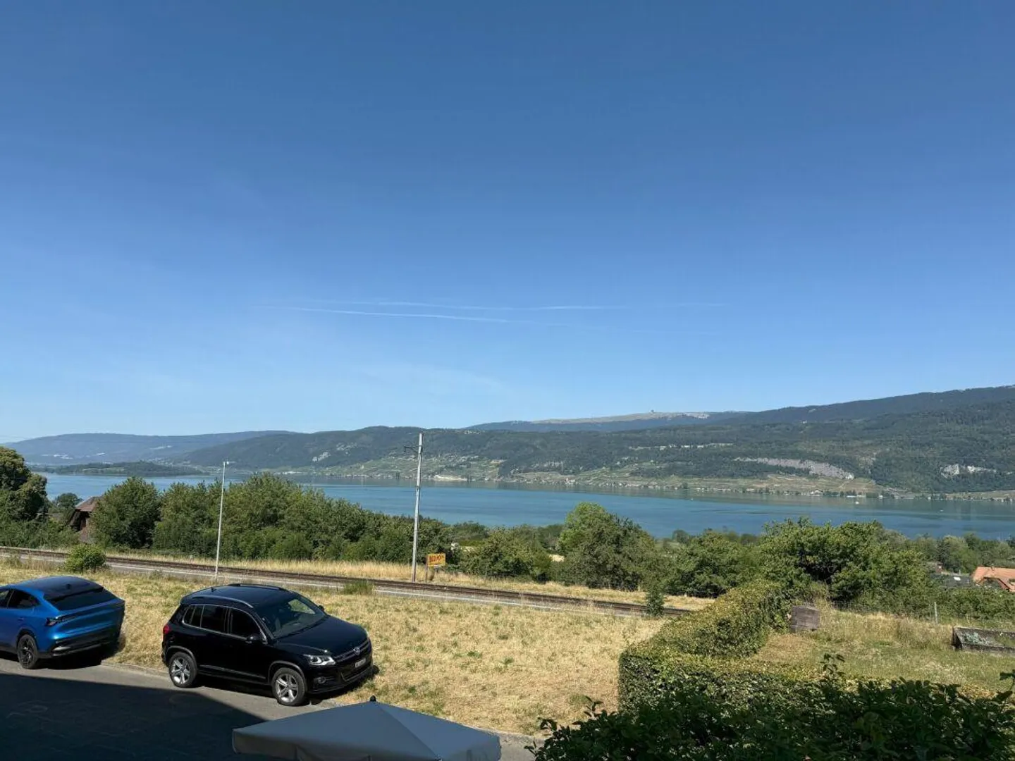Sun and Lake View near Biel - Photo 21 of 21