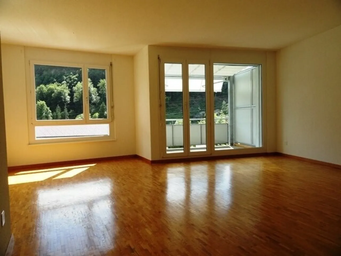 Un Début d'Appartement Heureux - Photo 2 sur 5