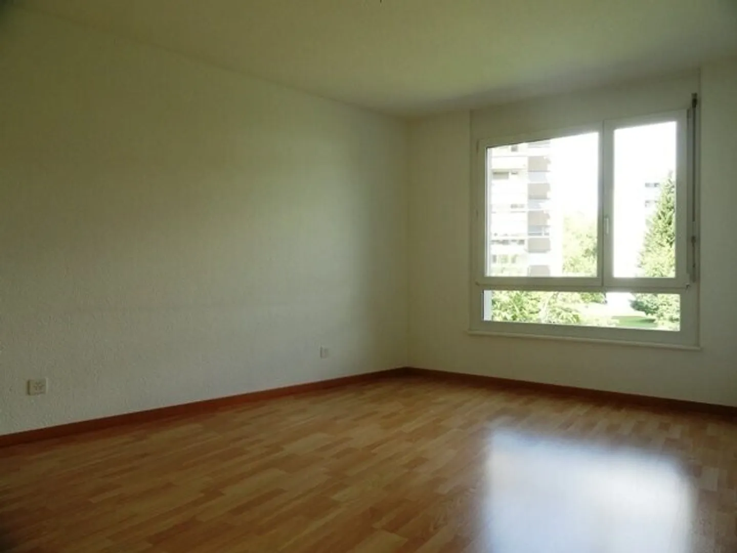 Un Début d'Appartement Heureux - Photo 3 sur 5