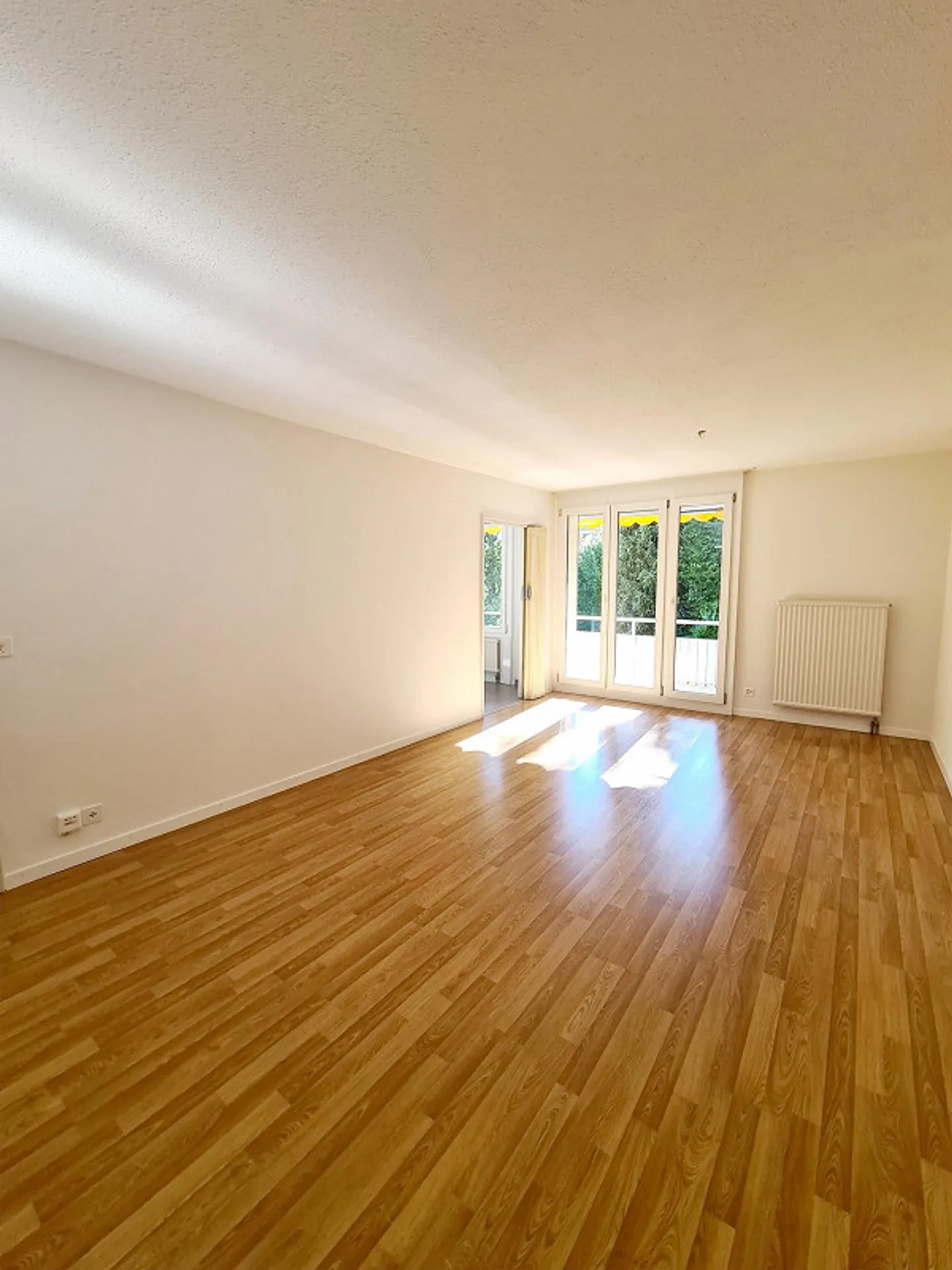 Ampio appartamento di 3,5 locali con balcone - Foto 5 di 11