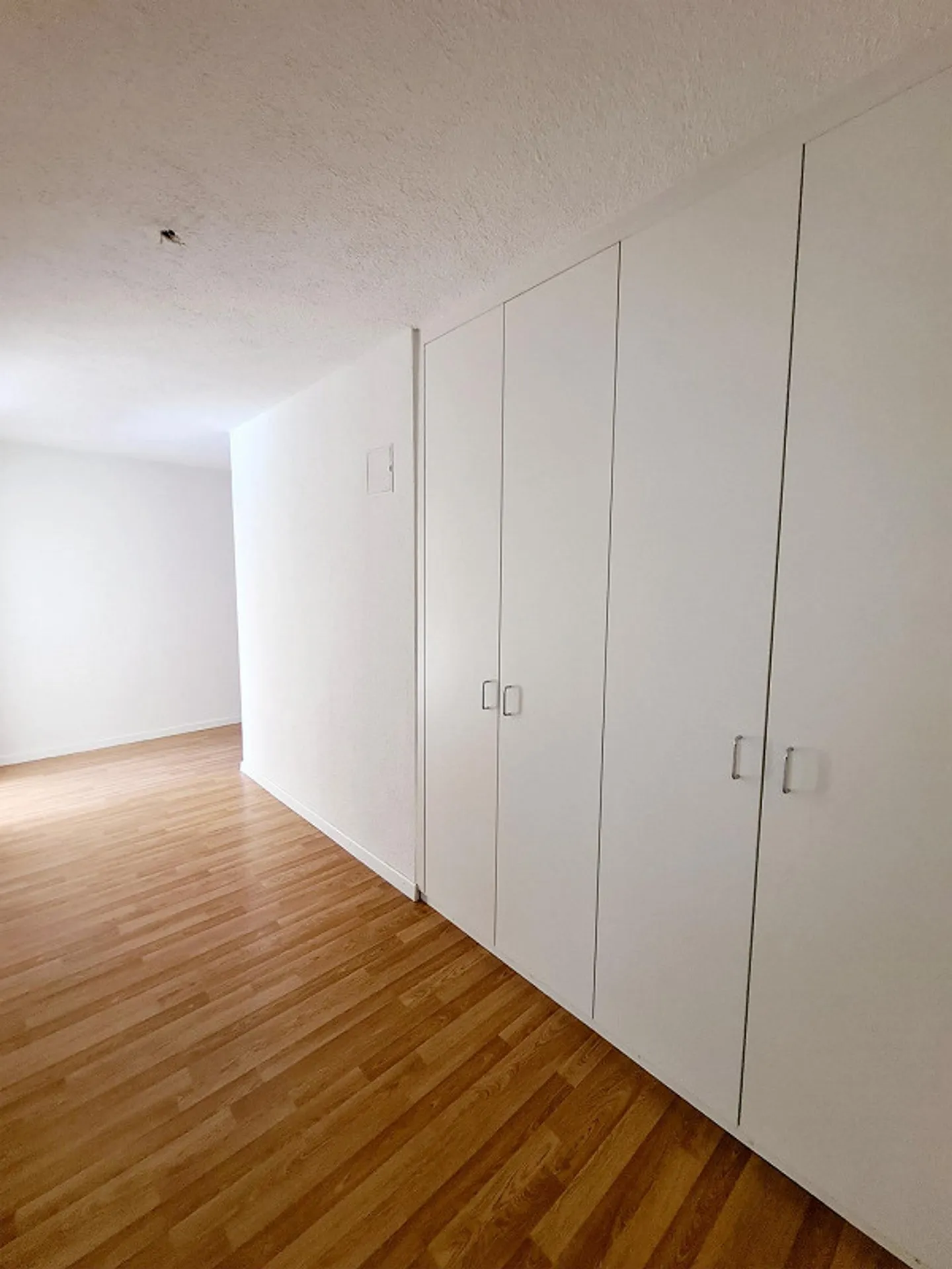 Ampio appartamento di 3,5 locali con balcone - Foto 9 di 11