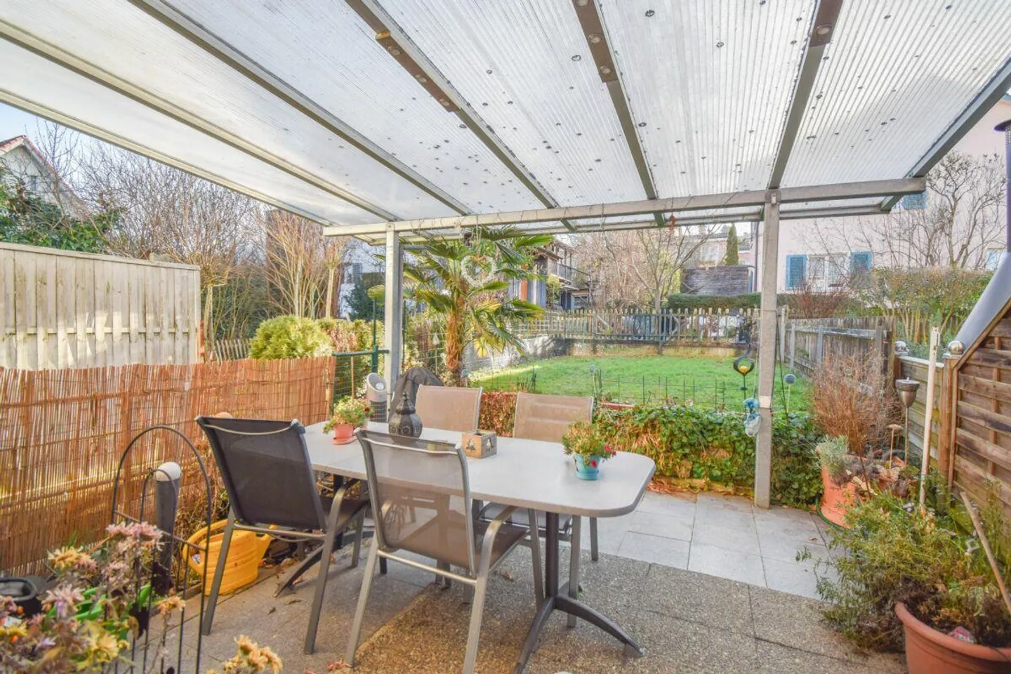 Incantevole casa a schiera di 4 camere in una posizione tranquilla a Kreuzlingen - Foto 15 di 16