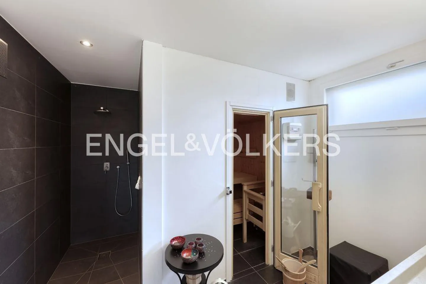 Spacious. Bright. Stylish. - Photo 6 of 7