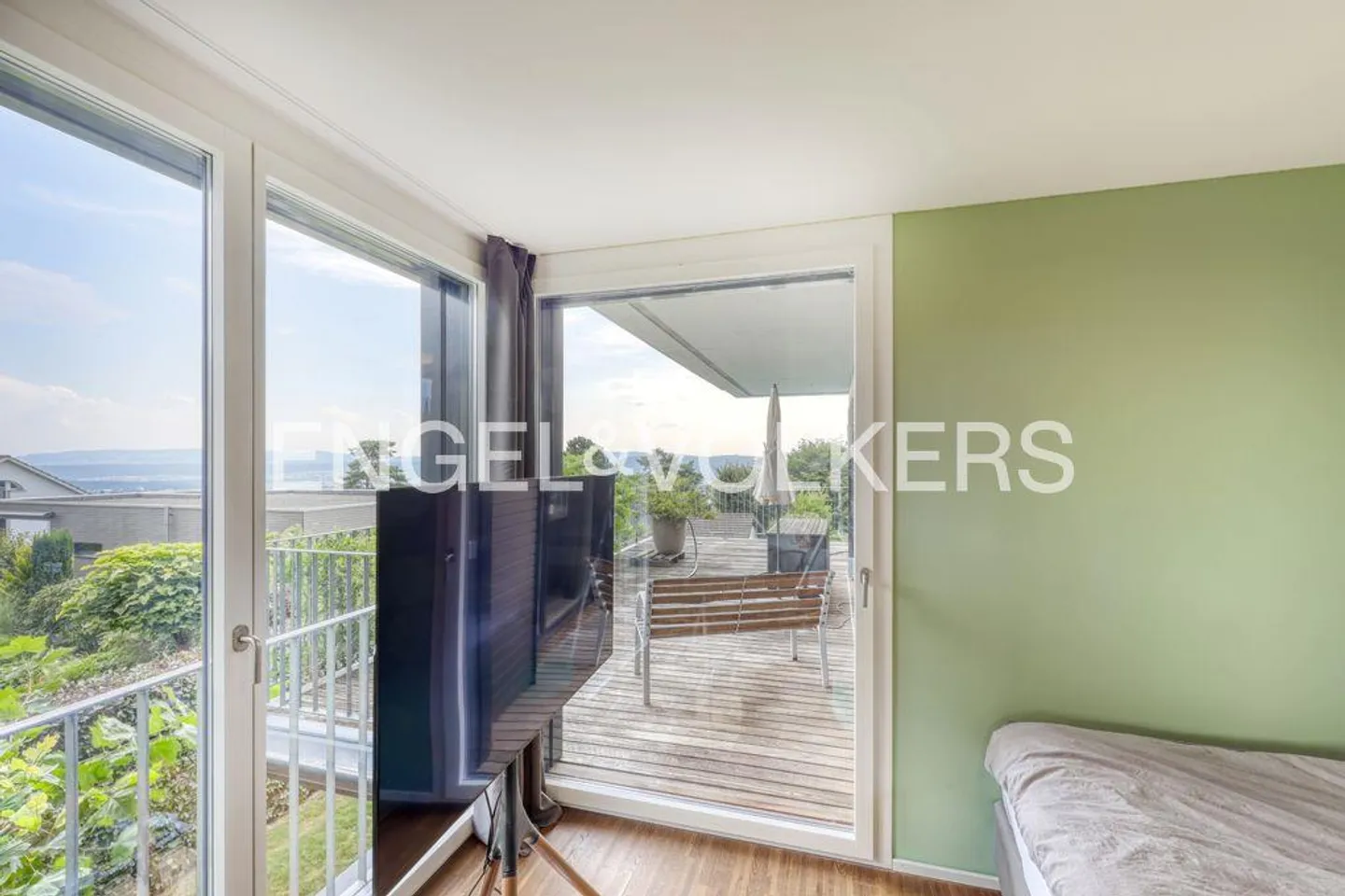 Spacious. Bright. Stylish. - Photo 7 of 7