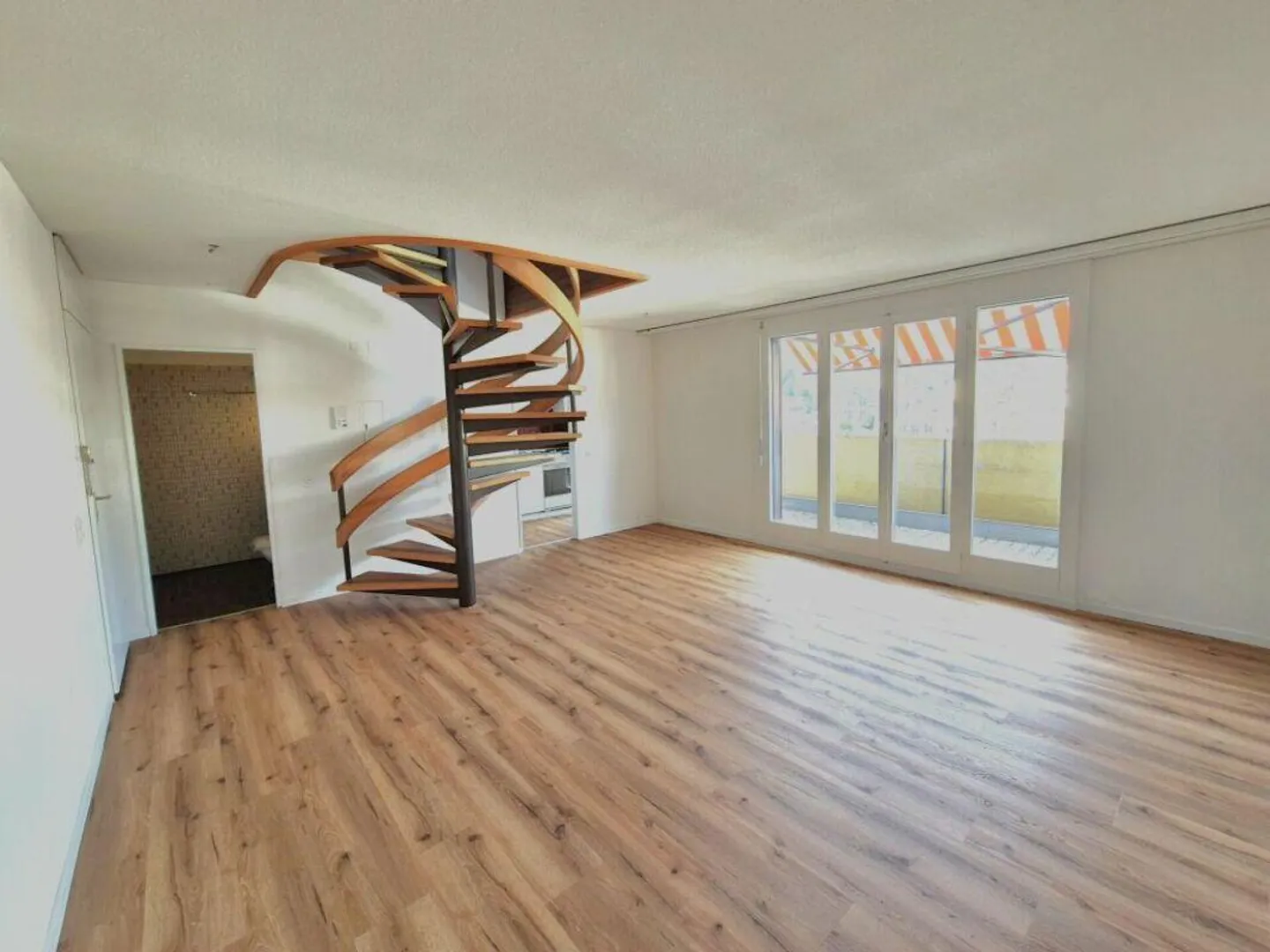 2-room maisonette apartment in Lucerne! - Photo 1 of 8