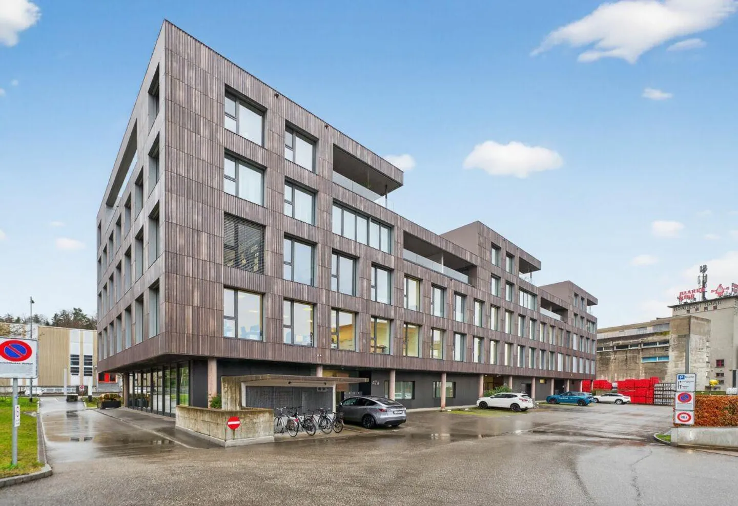 Bureaux modernes et entièrement aménagés - Photo 1 sur 9