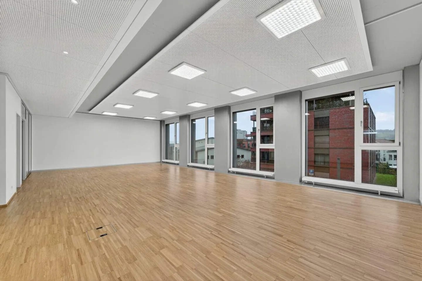 Bureaux modernes et entièrement aménagés - Photo 7 sur 9