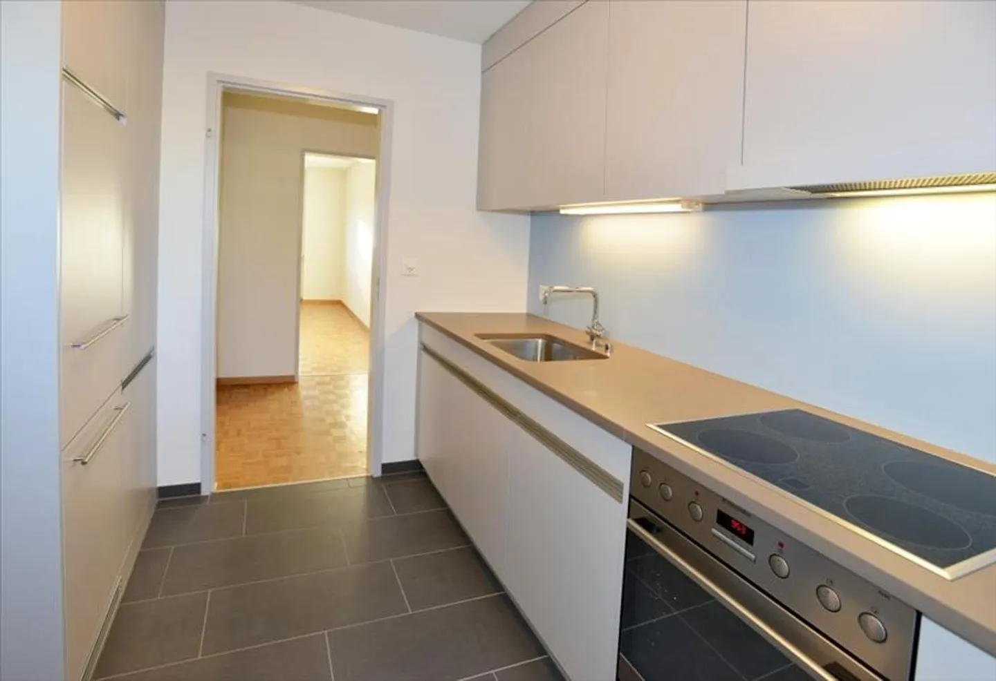 Appartamento in affitto - Foto 3 di 8