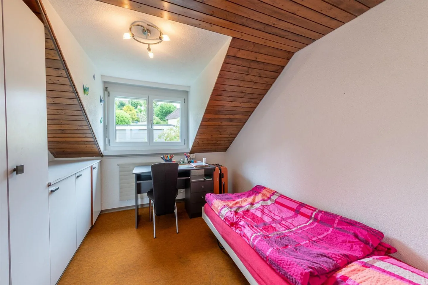 Il tuo rifugio con vista: Casa unifamiliare indipendente di 6,5 stanze con giardino idilliaco - Foto 12 di 13