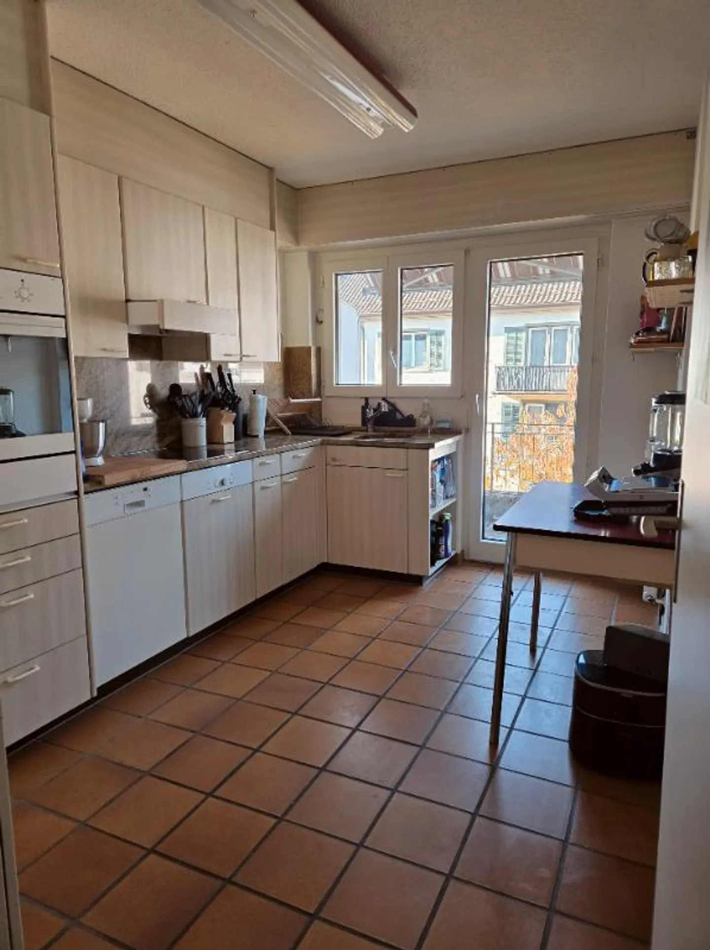 Temporary: Furnished 3.5-Room Apartment in Zurich-Wiedikon (District 3) - Photo 2 of 5