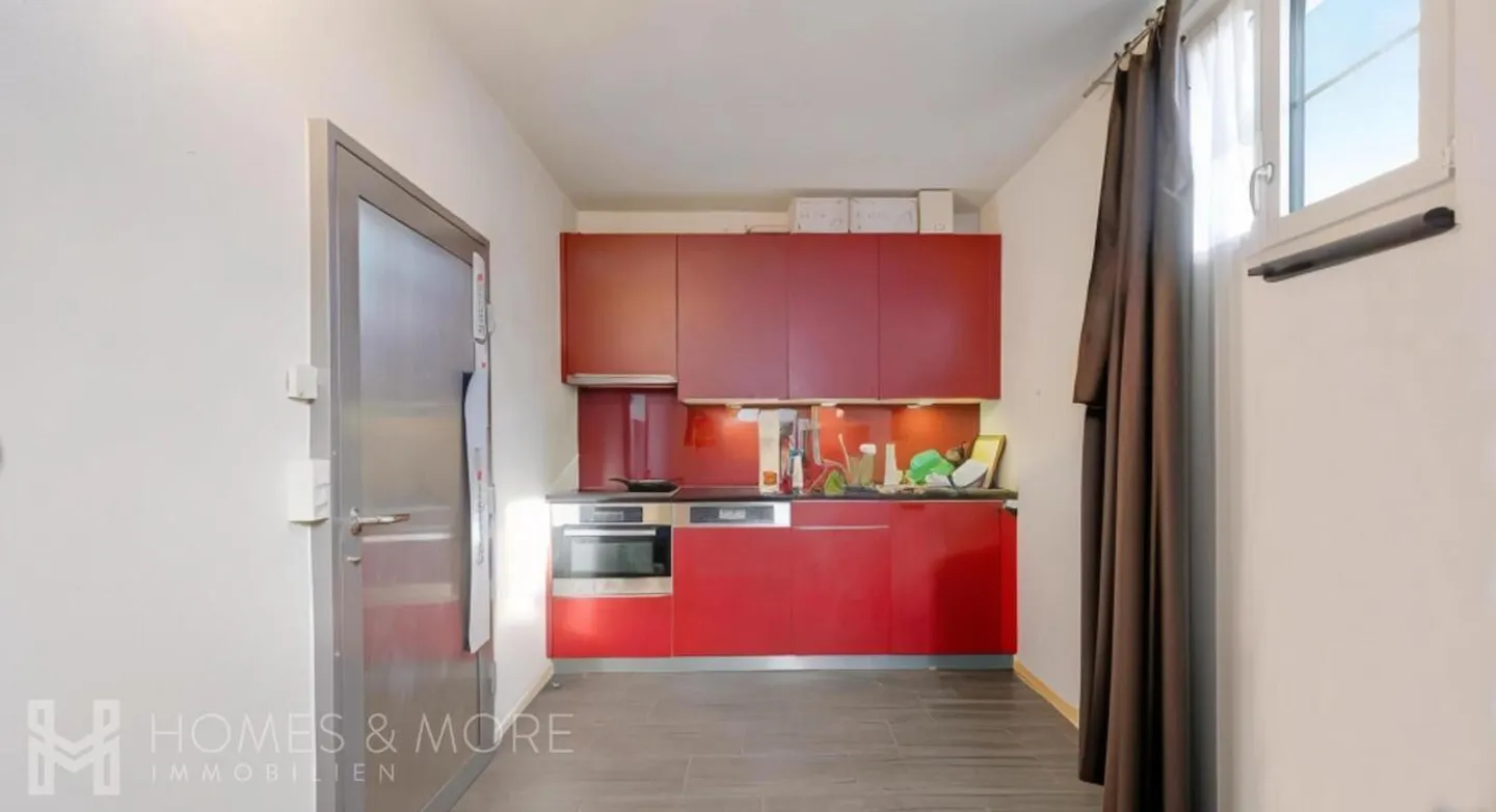 PROPRIETÀ SPAZIOSA CON APPARTAMENTO INDIPENDENTE E RISERVA DI TERRENO - Foto 11 di 13