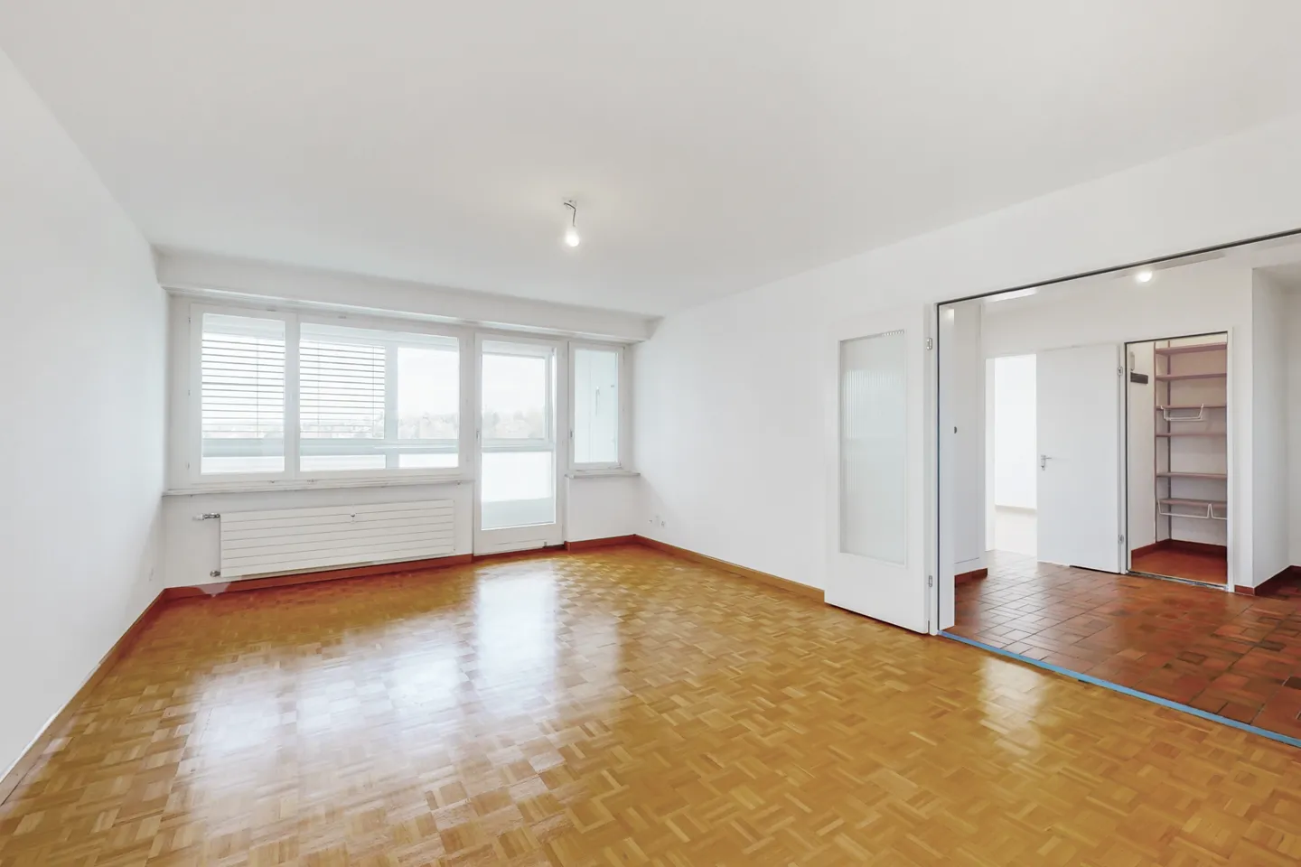 Apartment for rent - Photo 3 of 7