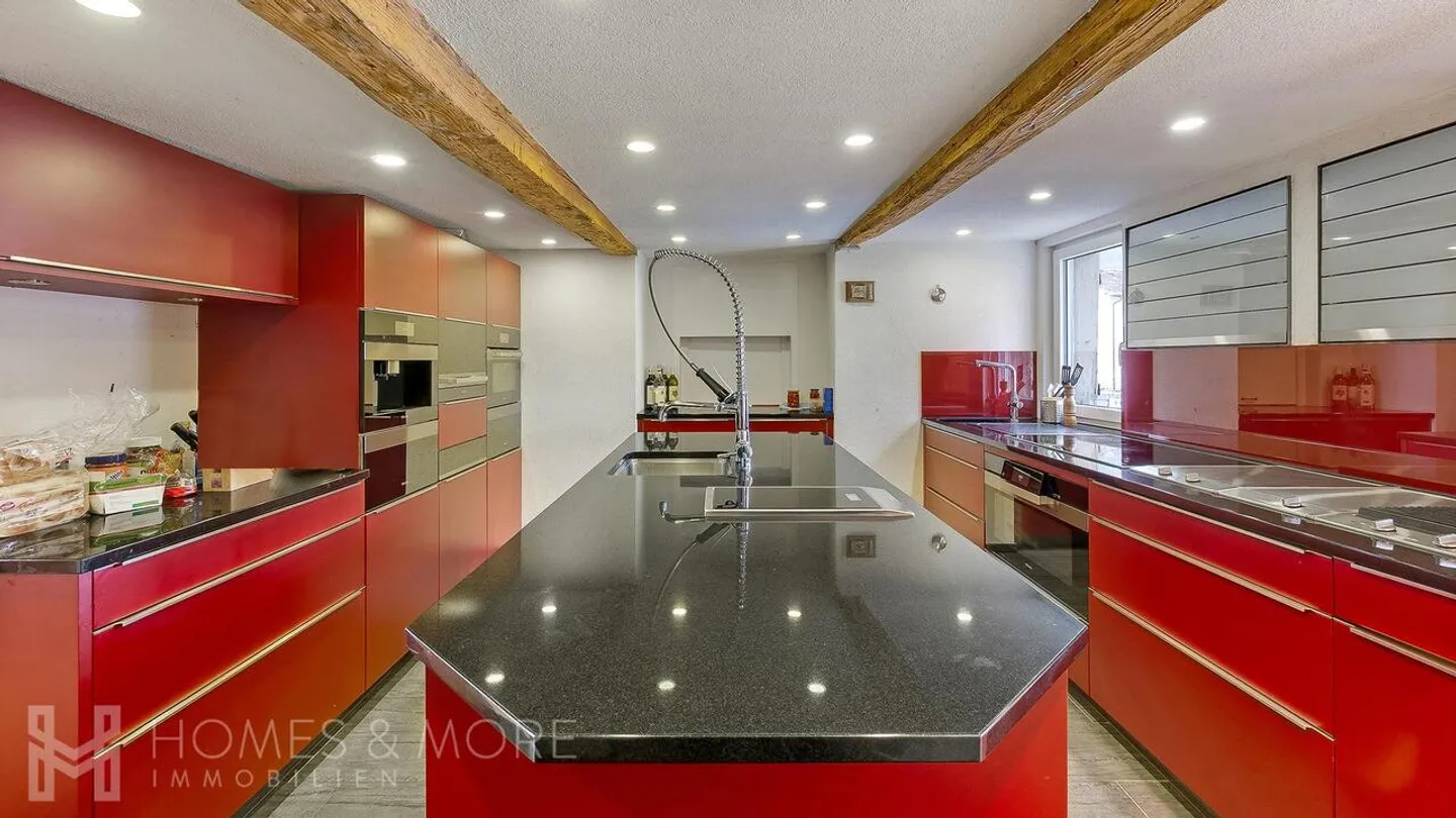 PROPRIETÀ SPAZIOSA CON APPARTAMENTO INDIPENDENTE E RISERVA DI TERRENO - Foto 10 di 13