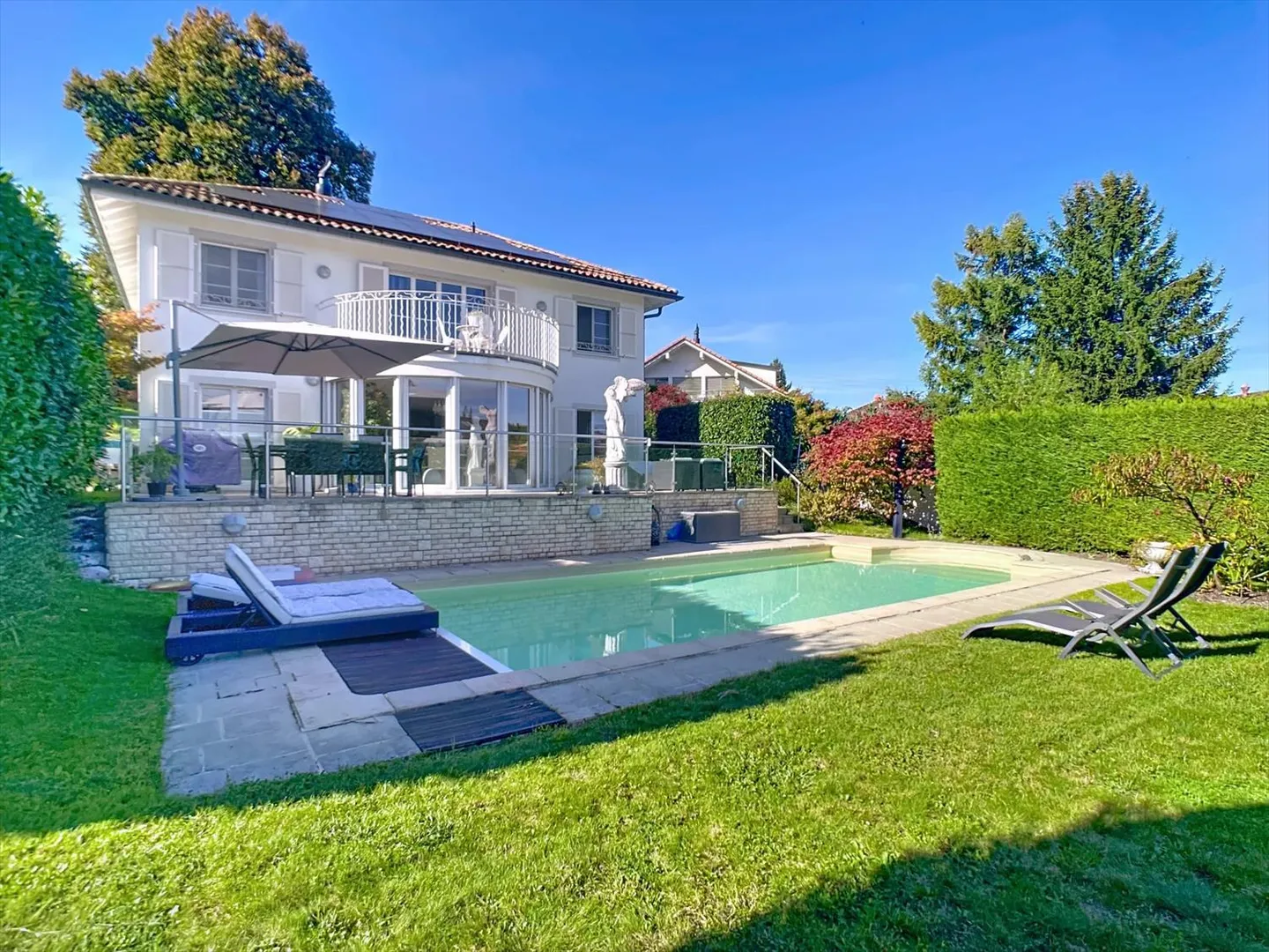 Sunny Detached House - Photo 3 of 13