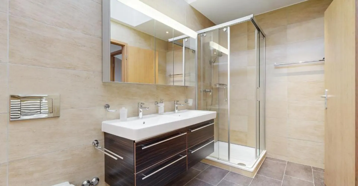Appartement spacieux avec vue sur le lac - Photo 8 sur 10