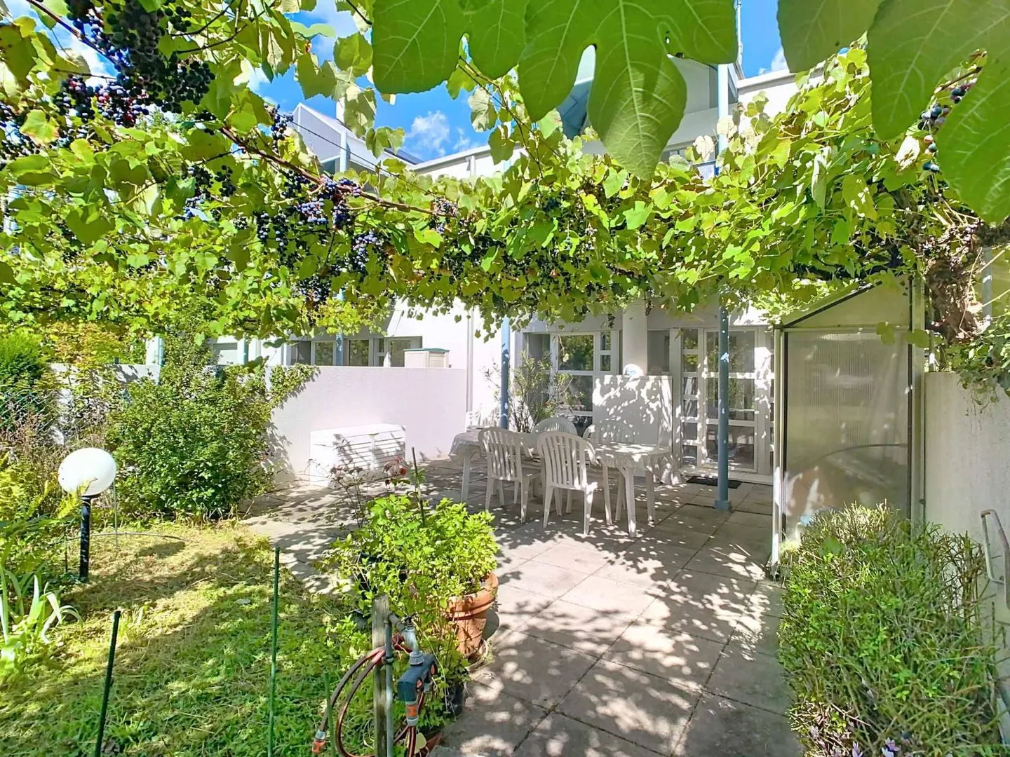 EXCLUSIVE - Charming Townhouse in the Corner - Photo 11 of 12