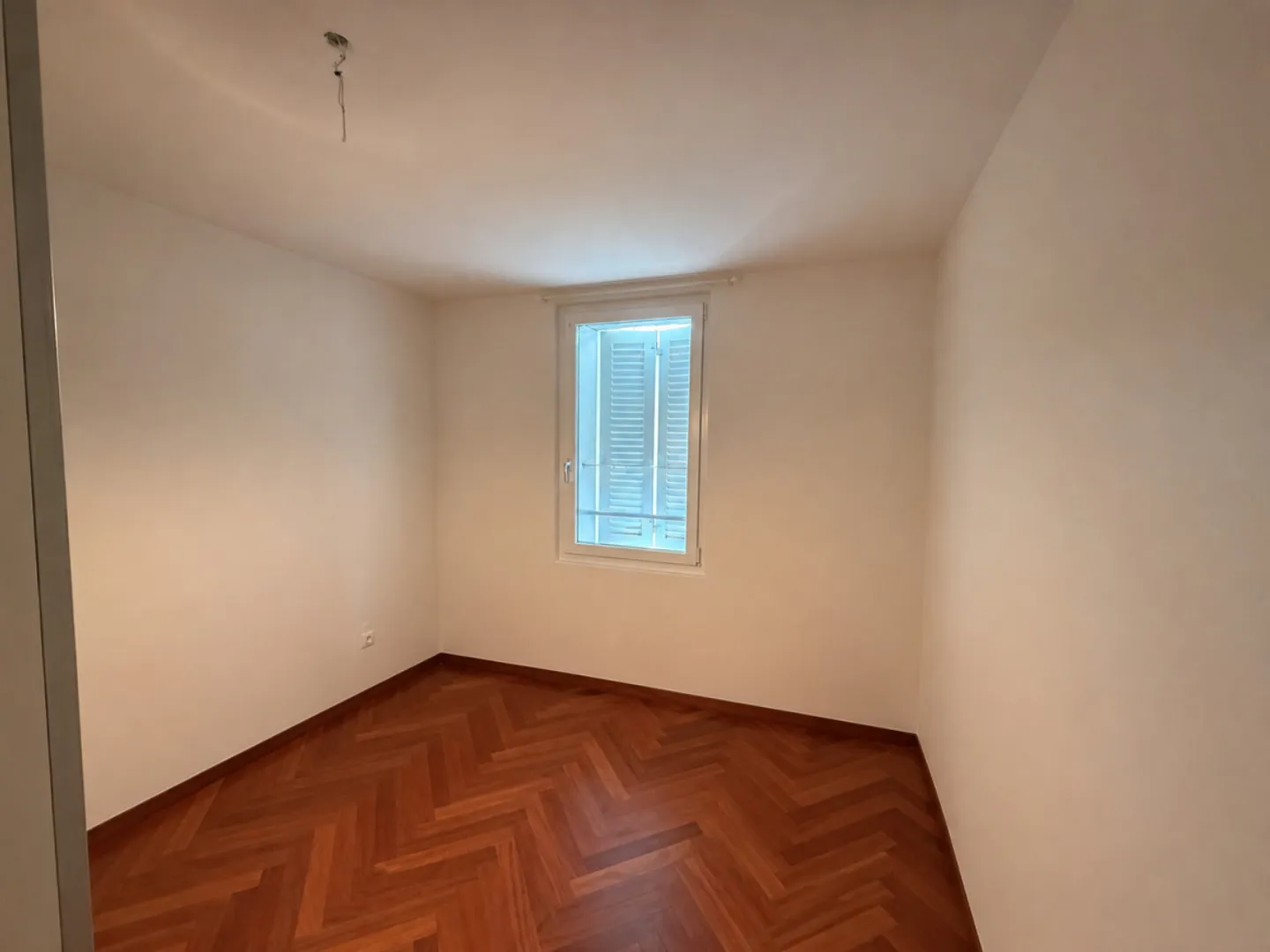 VILLA AVEC UN EMPLACEMENT IDÉAL, À 5 MINUTES DE LAUSANNE (CRISSIER)! - Photo 8 sur 13