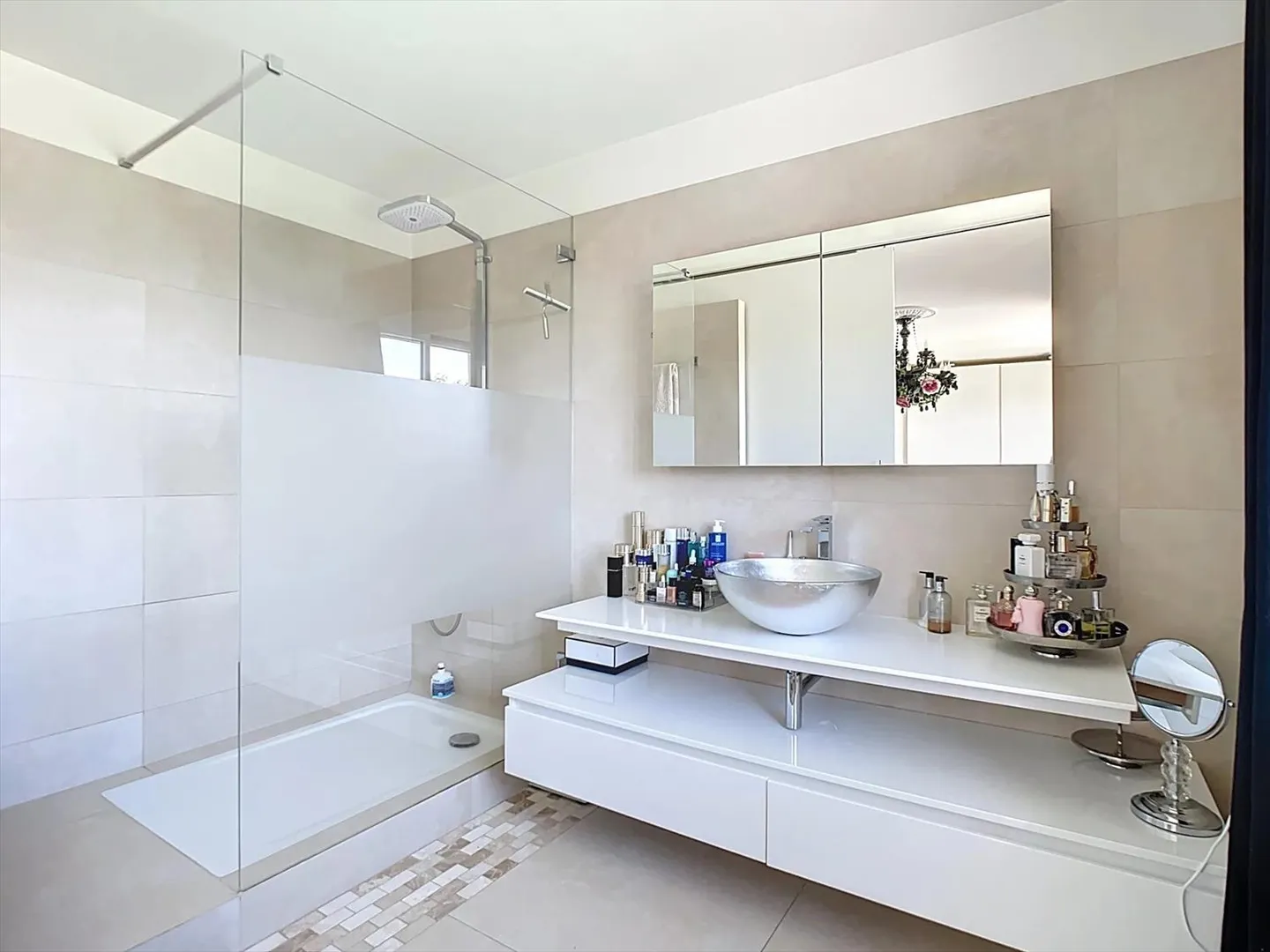 Sunny Detached House - Photo 8 of 13