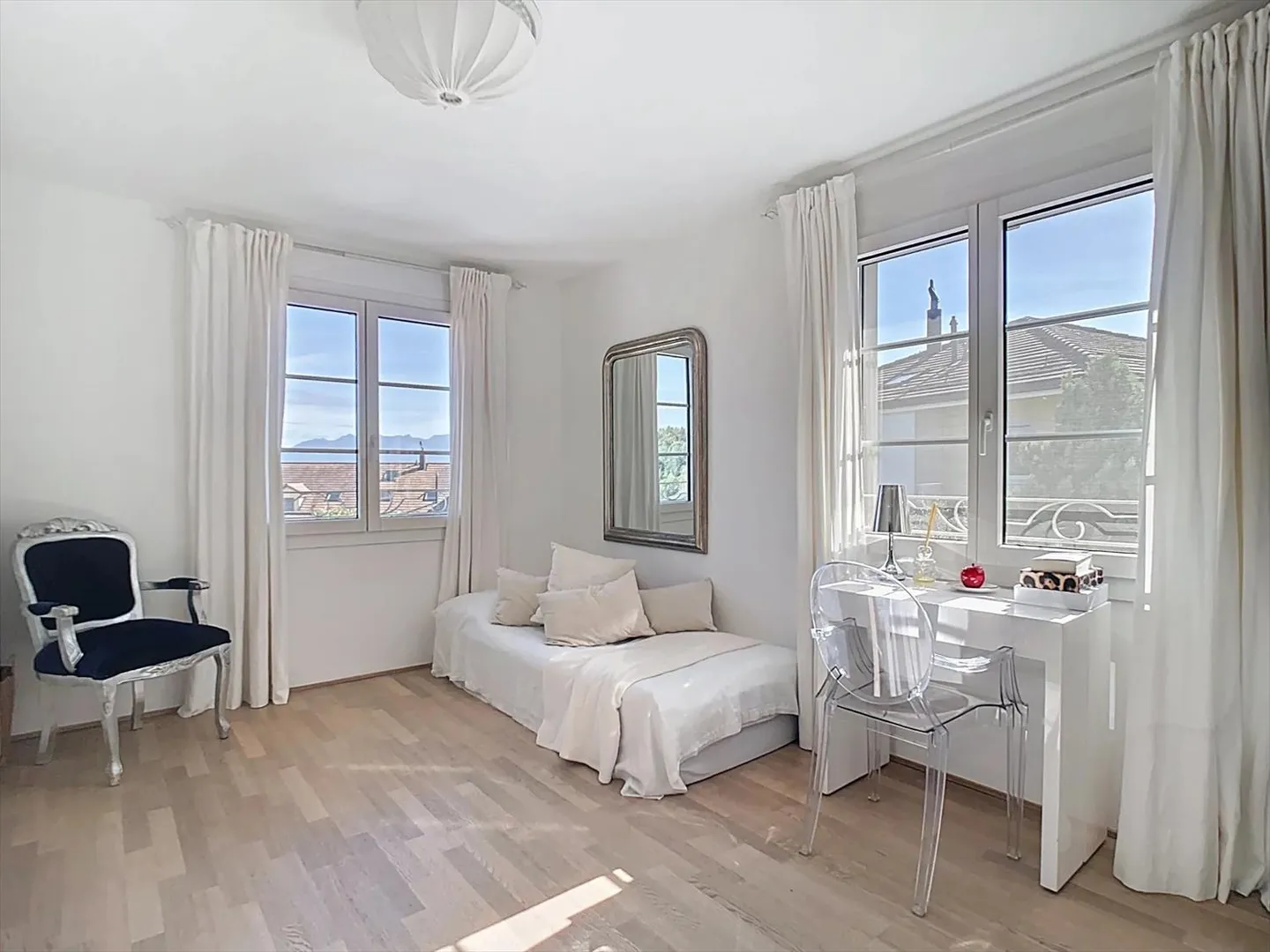 Sunny Detached House - Photo 11 of 13