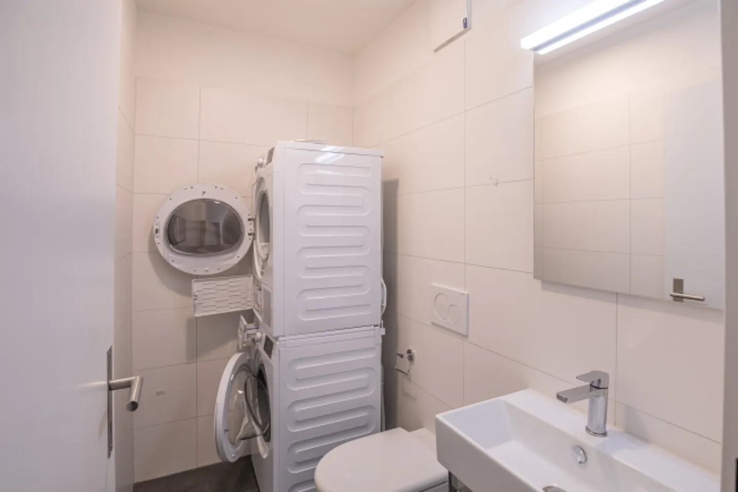 RENT WITHOUT DEPOSIT - Charming apartment with good connections - Photo 11 of 12