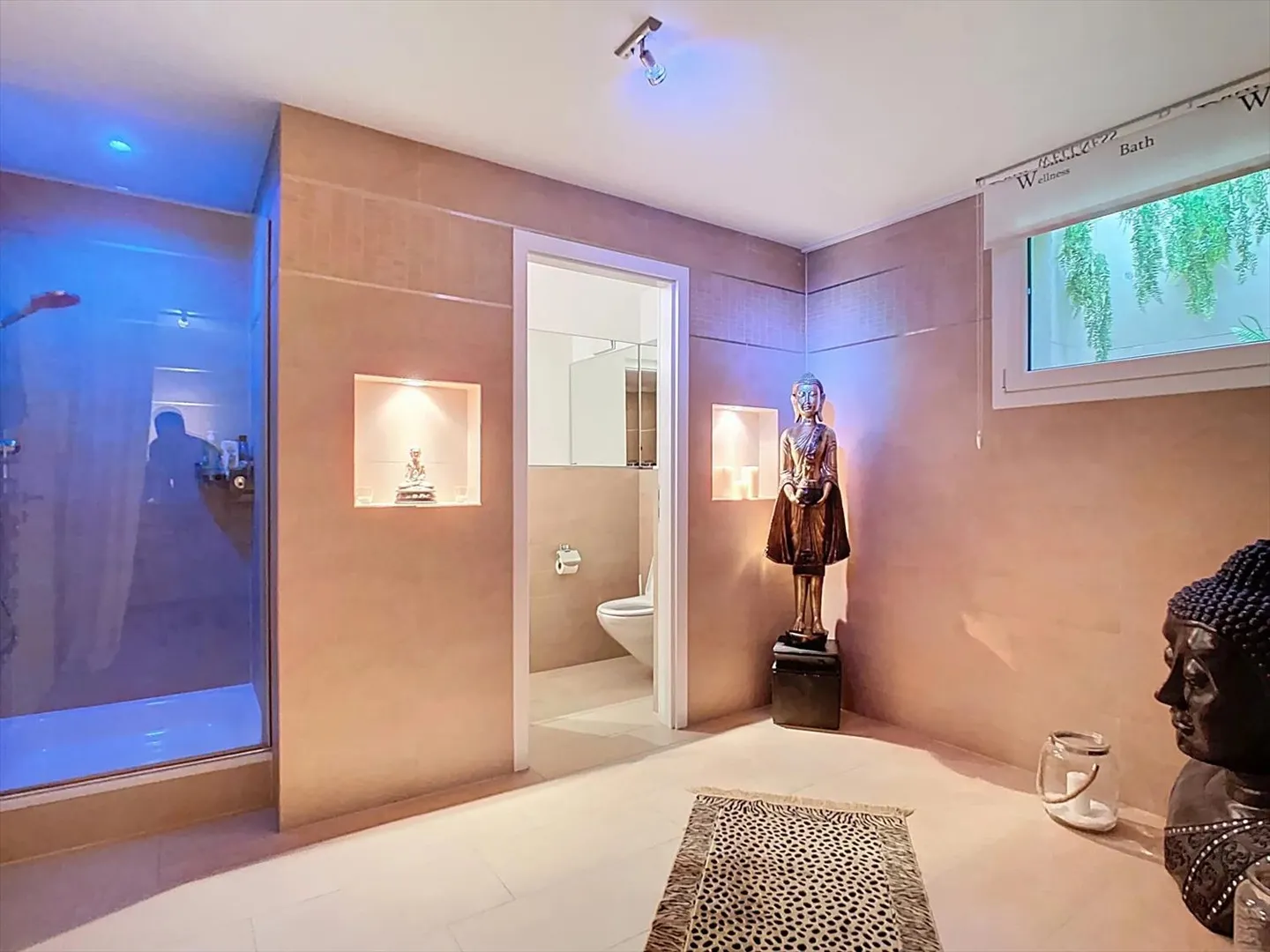 Sunny Detached House - Photo 12 of 13