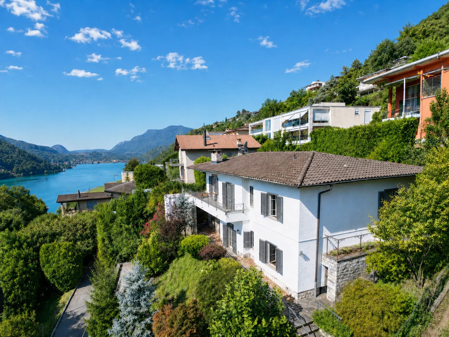 Charmante villa avec vue sur le lac - Photo 1 sur 23